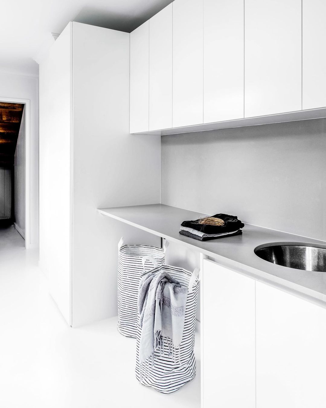 Classic White Gloss
