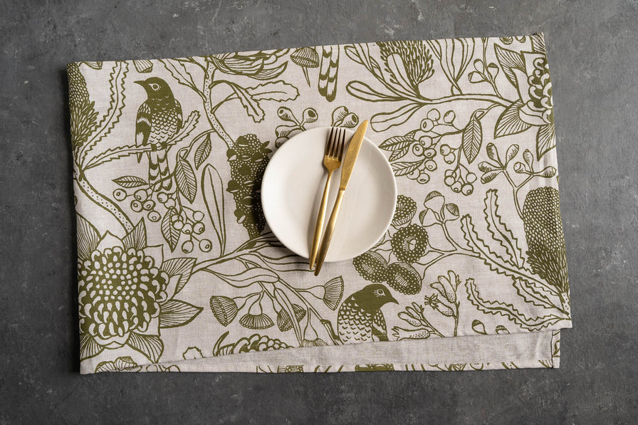 Botanica in Bushleaf on Oatmeal Midweight