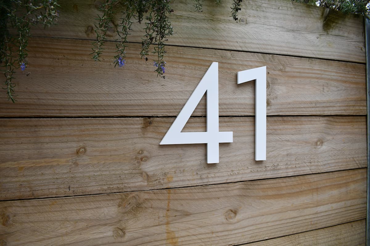 Flinders Font Steel sample